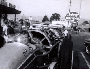 JohnsDriveIn/Garyinjet.jpg