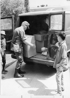 orphanage/orhanageunloadingvan.jpg